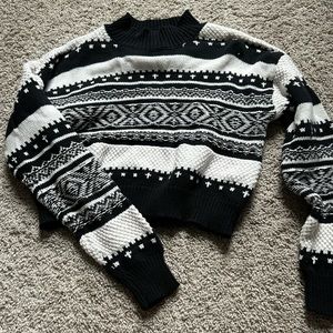 Forever 21 Aztec Print Crop Sweater